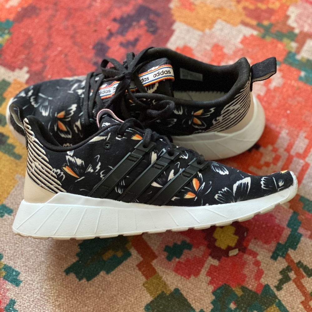 Adidas tennis shoe